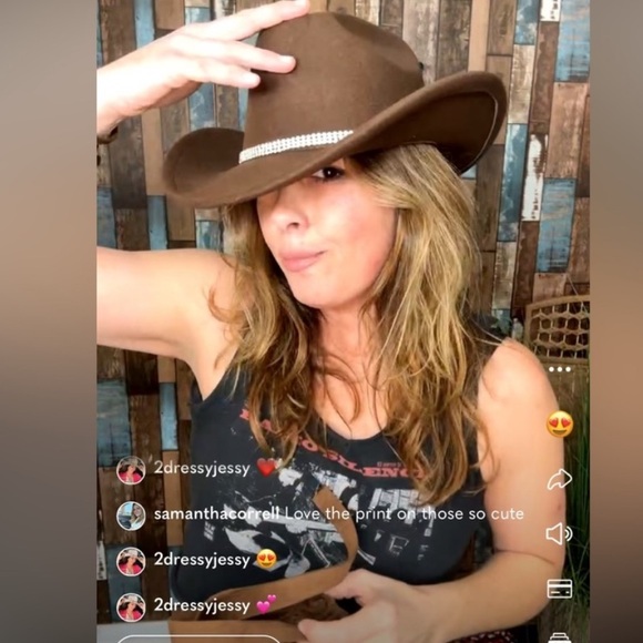 Brown western costume hat with embellishment - Picture 2 of 11